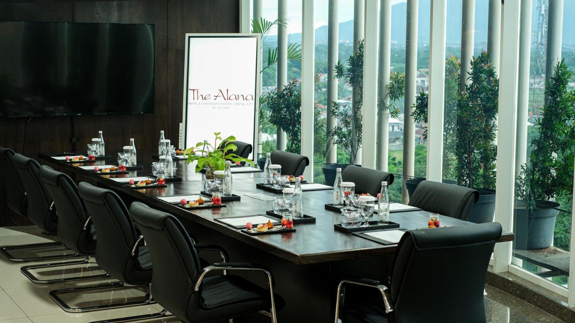 The Alana Hotel And Conference Sentul City By Aston Богор Экстерьер фото